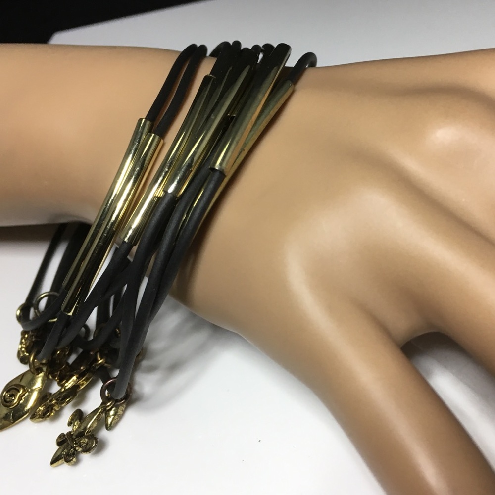 Jewelry - Picture 5 of 7